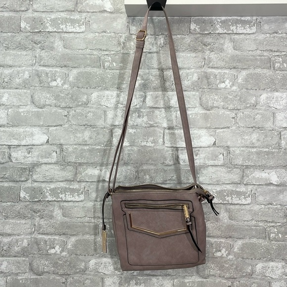 Massini Tan and Gold Crossbody Bag with Structured Design - Picture 3 of 12